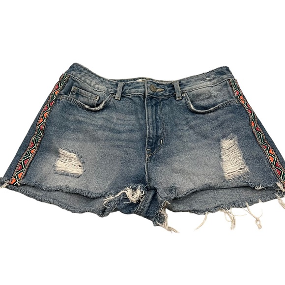 H&M X Coachella Distressed Tribal Fringe Shorts - Picture 3 of 12